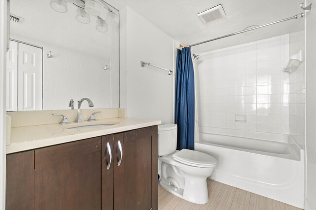 Building Photo - 1801 N Flagler Dr