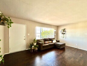 Building Photo - Charming 2 Bed / 1 Bath Home in Desirable Oak Park in San Diego