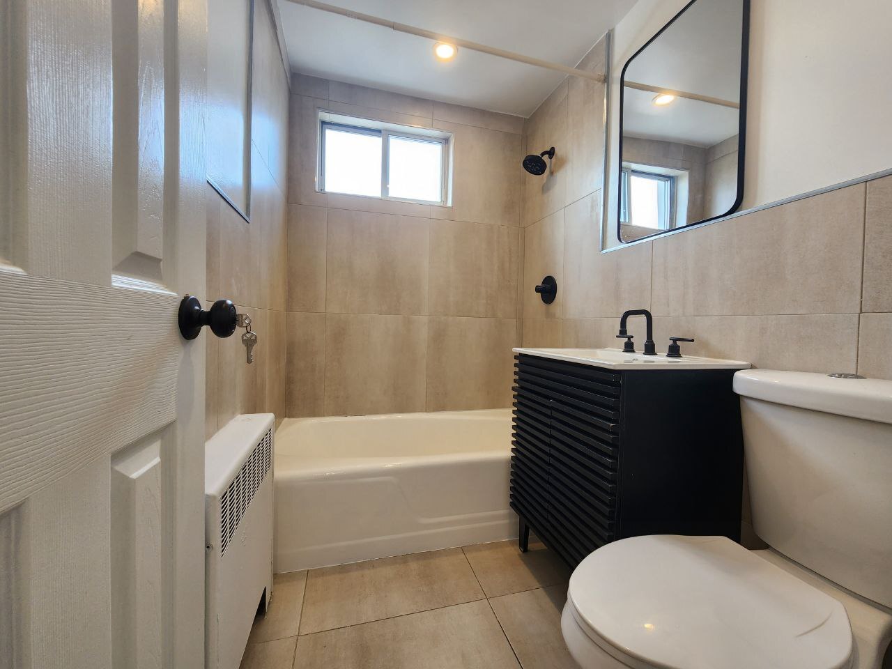 Building Photo - 750 N Broad St