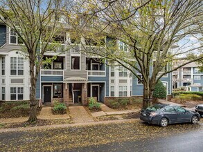 Building Photo - Charming Dilworth Condo in Olmsted Park – Walkable, Updated, Furnished Option Available. Pool Views!