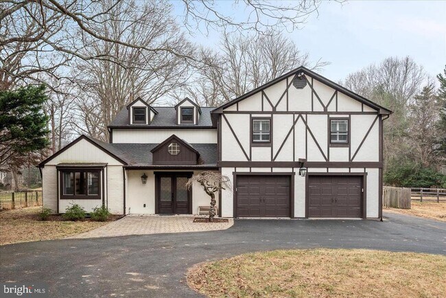 Building Photo - 9036 Jeffery Rd