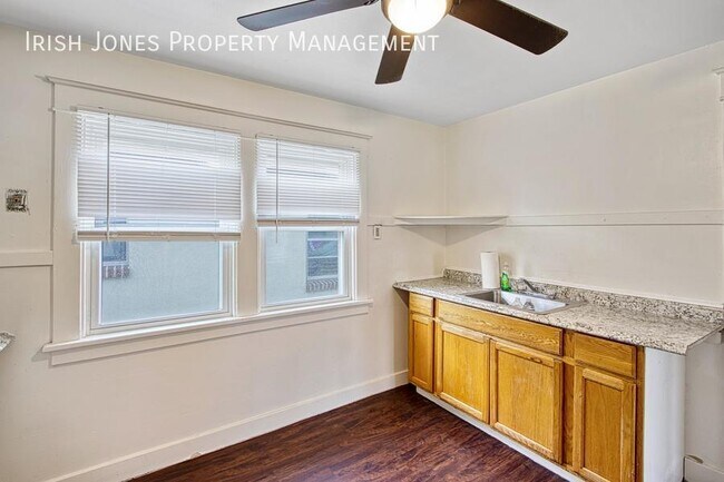 Building Photo - 137 Wilkes Ave