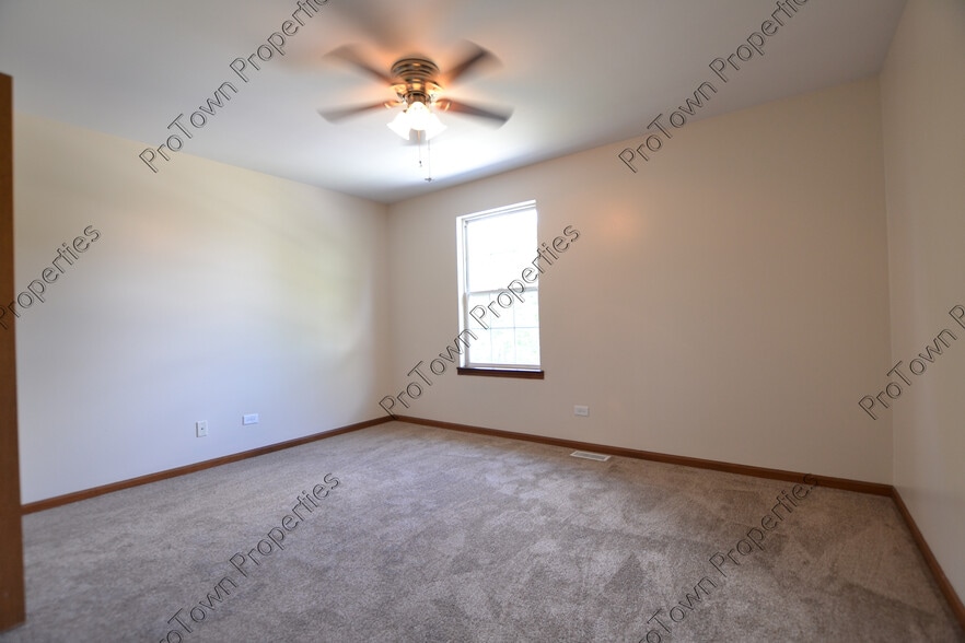 Building Photo - 4616 Peacock Ln