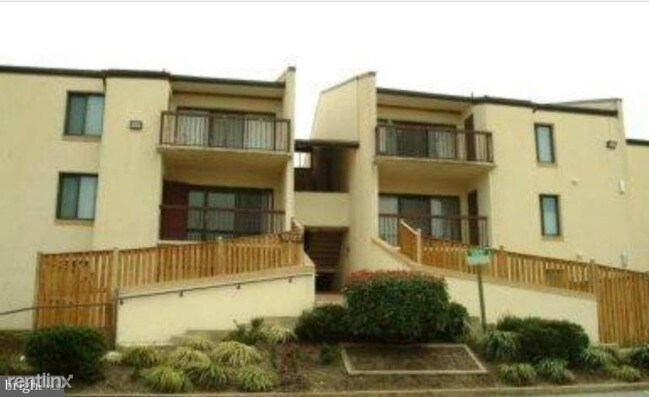 Building Photo - 10127 Prince Pl