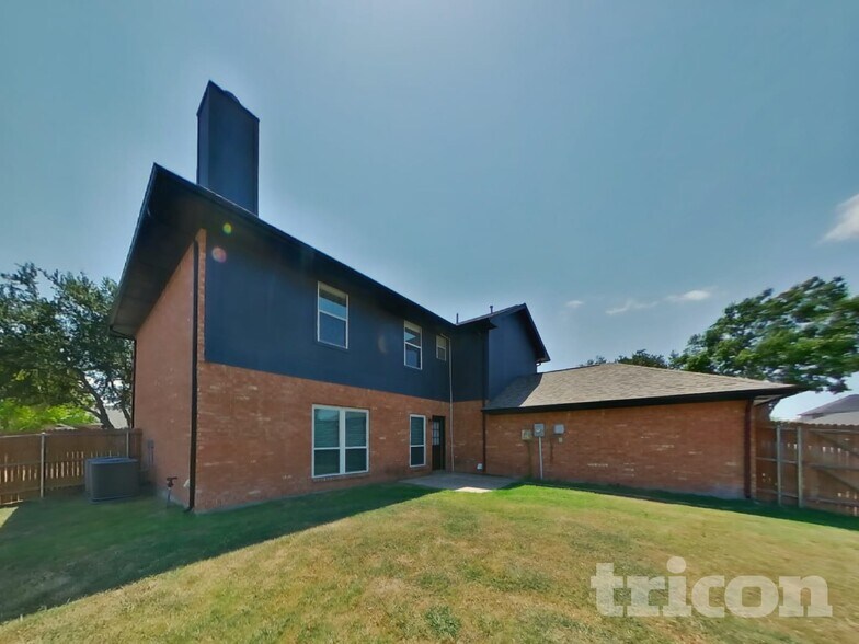 Building Photo - 8401 Manchester Dr