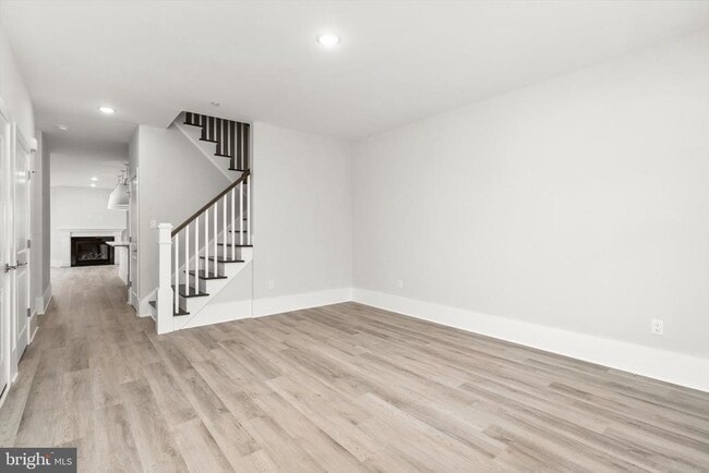 Building Photo - 4403 Thompson Dr