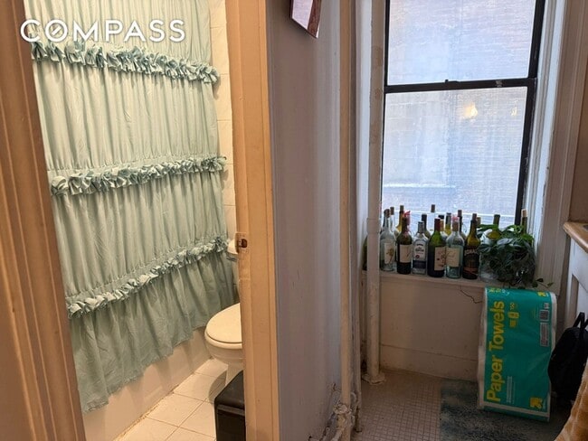 Building Photo - 1278 1st Ave