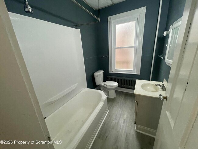 Building Photo - 949 N Irving Ave