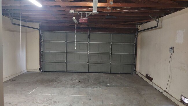 Building Photo - 8956 Red Leaf Way