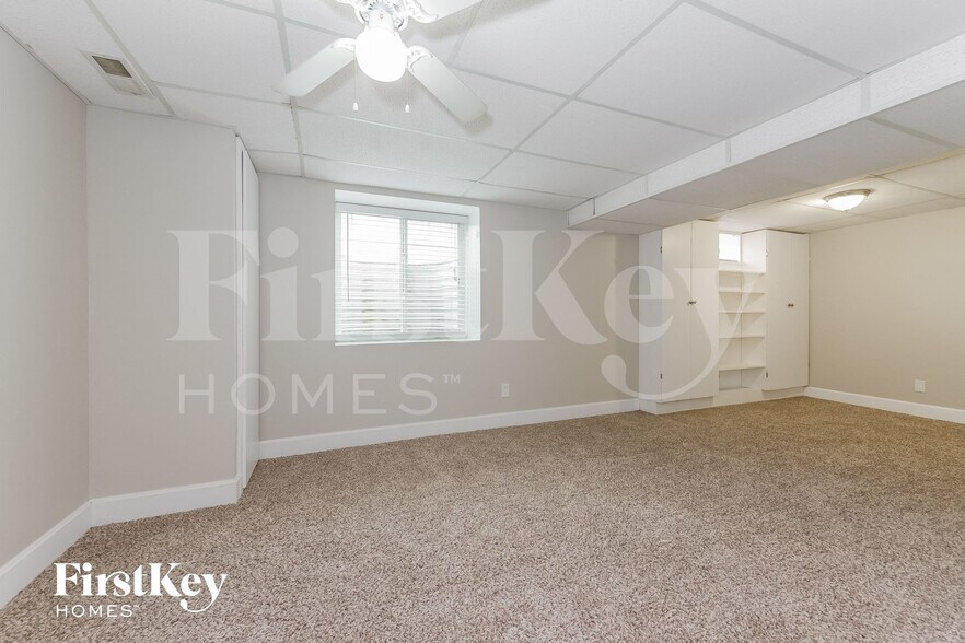 Building Photo - 716 SW Williams St