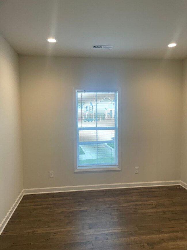 Building Photo - New Construction Townhouse