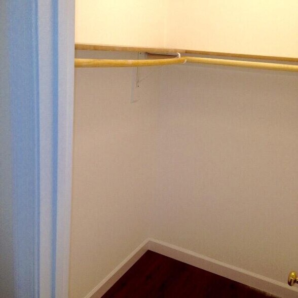 Building Photo - 20385 Dunkirk Sq