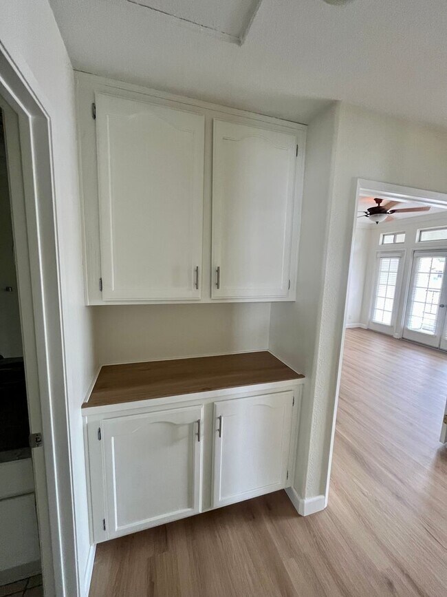 Building Photo - Gorgeous 3 bedroom 2 bath Rancho del Oro C...