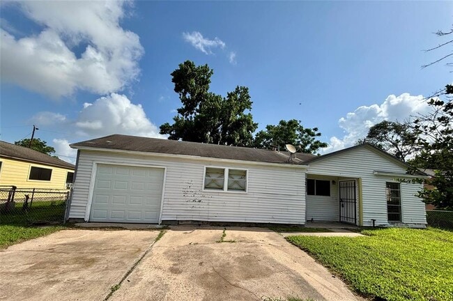 Building Photo - 7211 Orlando St