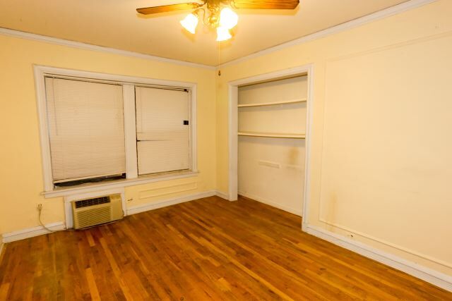 Building Photo - 823 W Wolfram St