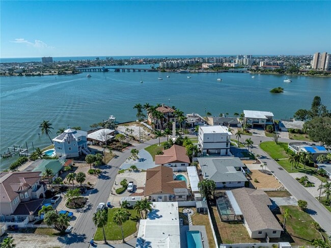 Building Photo - 7125 Shore Dr S