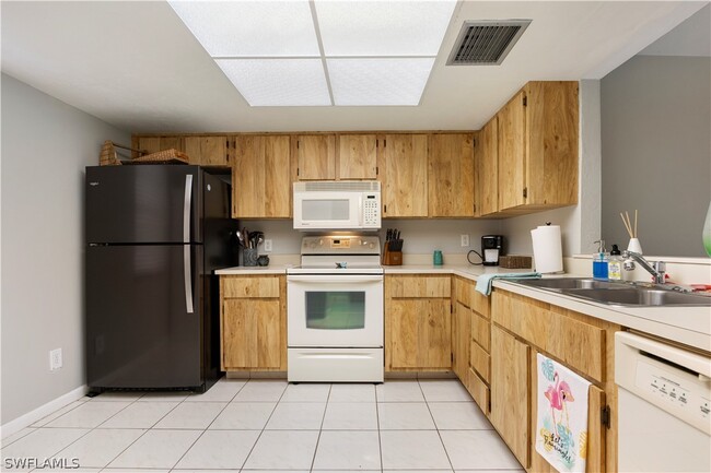 Building Photo - 6142 Whiskey Creek Dr