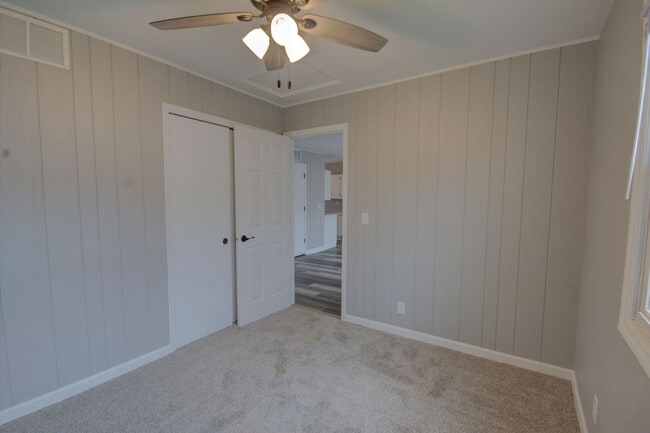 Building Photo - Remodeled 2 bed home