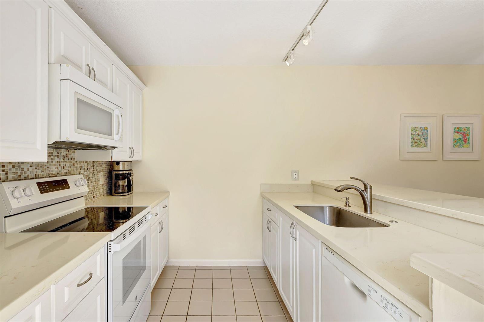 Building Photo - 2332 23rd Ct