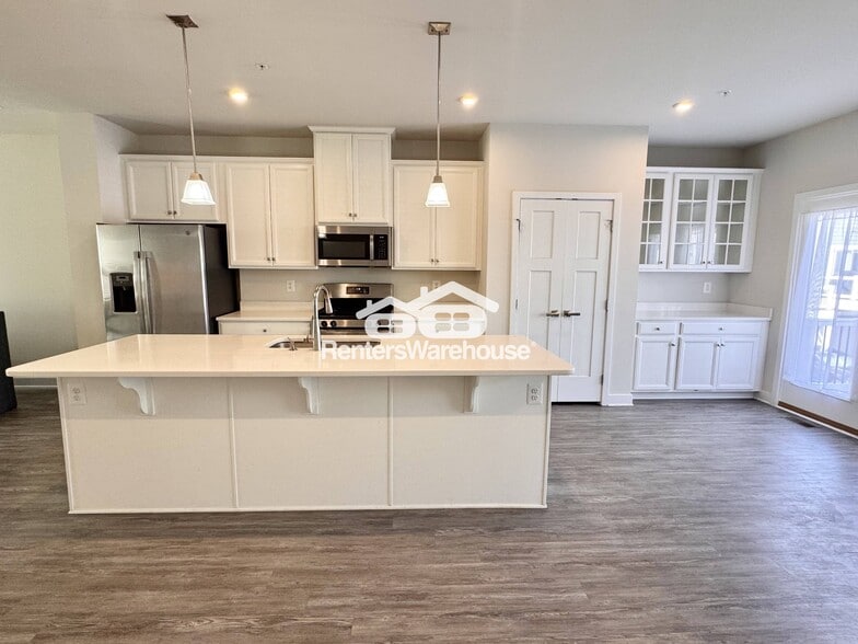 Building Photo - 6242 Islington St