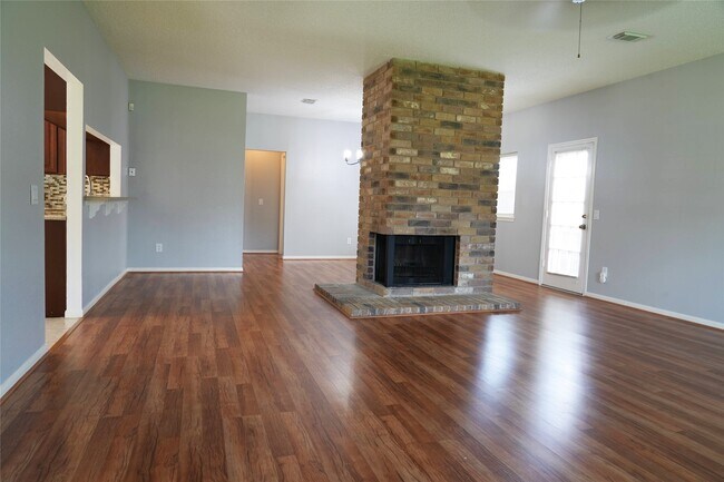 Building Photo - 18143 Forest Cedars Dr