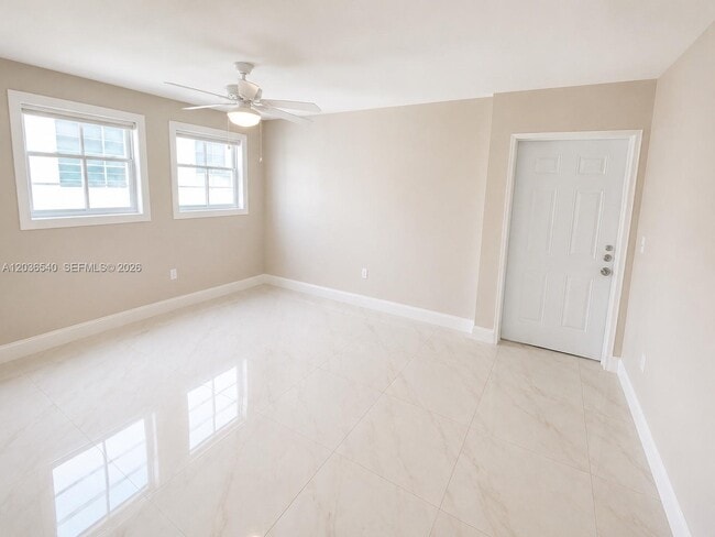Building Photo - 4122 Collins Ave