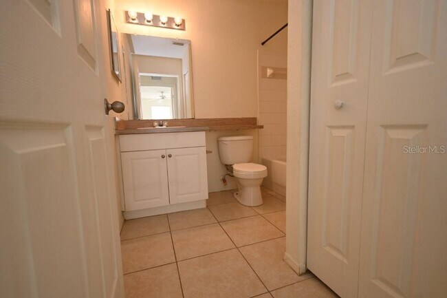 Building Photo - 5914 Willow Ridge Dr