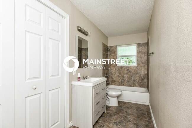 Building Photo - 3 Bedroom Pet-Friendly Home in White Settl...