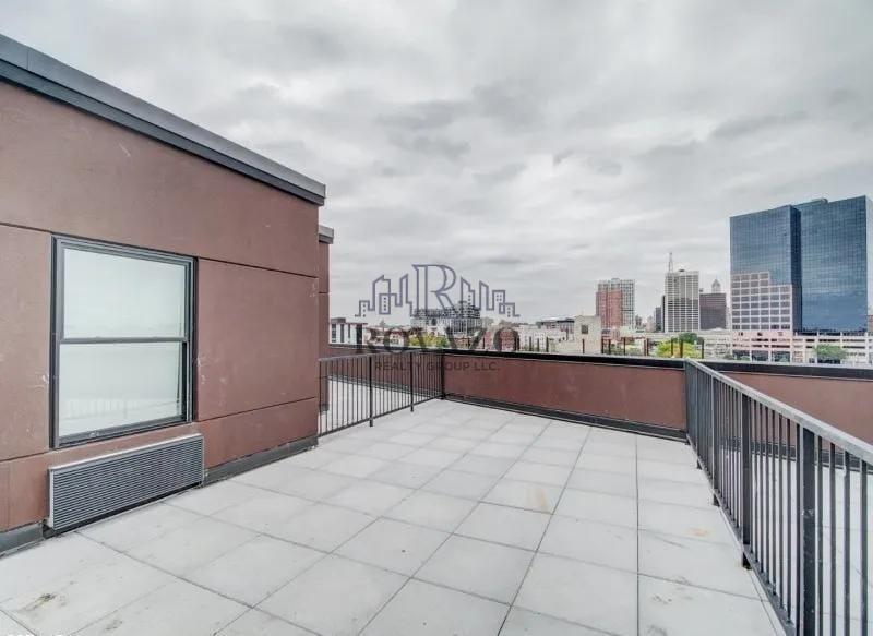 Building Photo - 486 Market St