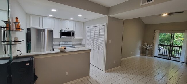 Building Photo - 11711 Memorial Dr