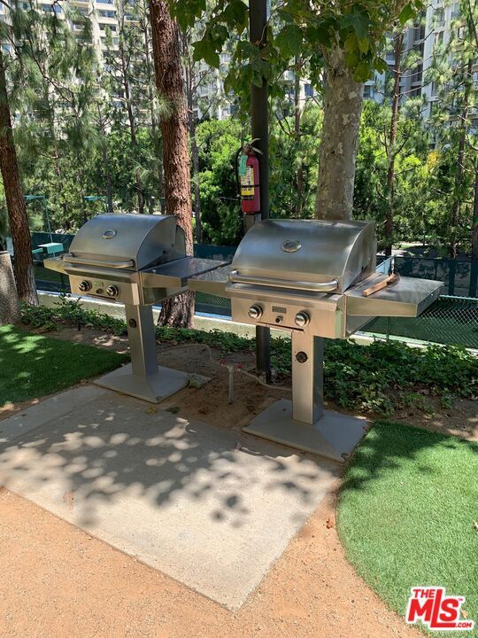 Building Photo - 2122 Century Park Ln