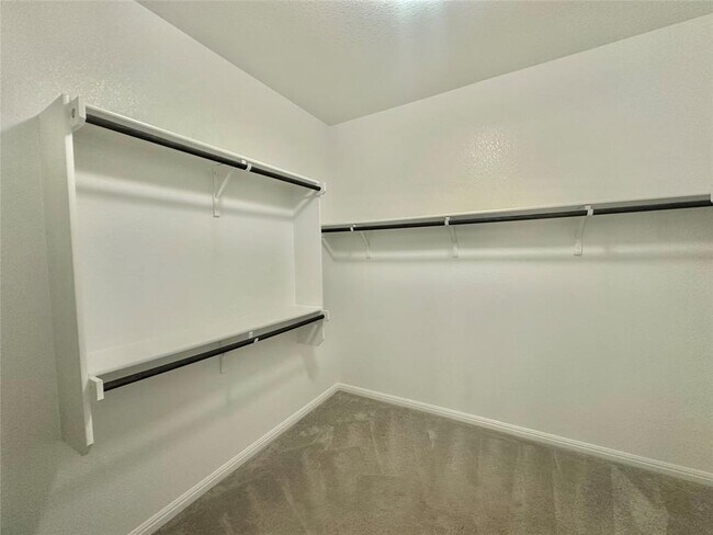 Building Photo - 7211 Loggia Pl