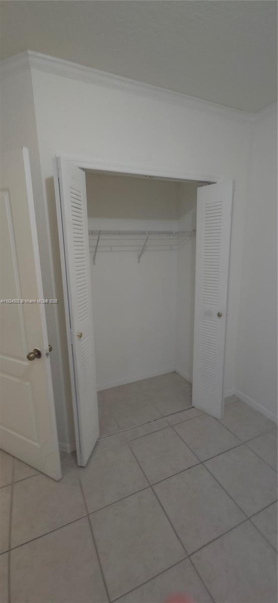 Building Photo - 9300 Fontainebleau Blvd