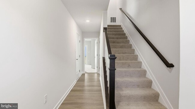 Building Photo - 466 Still Feather Ave