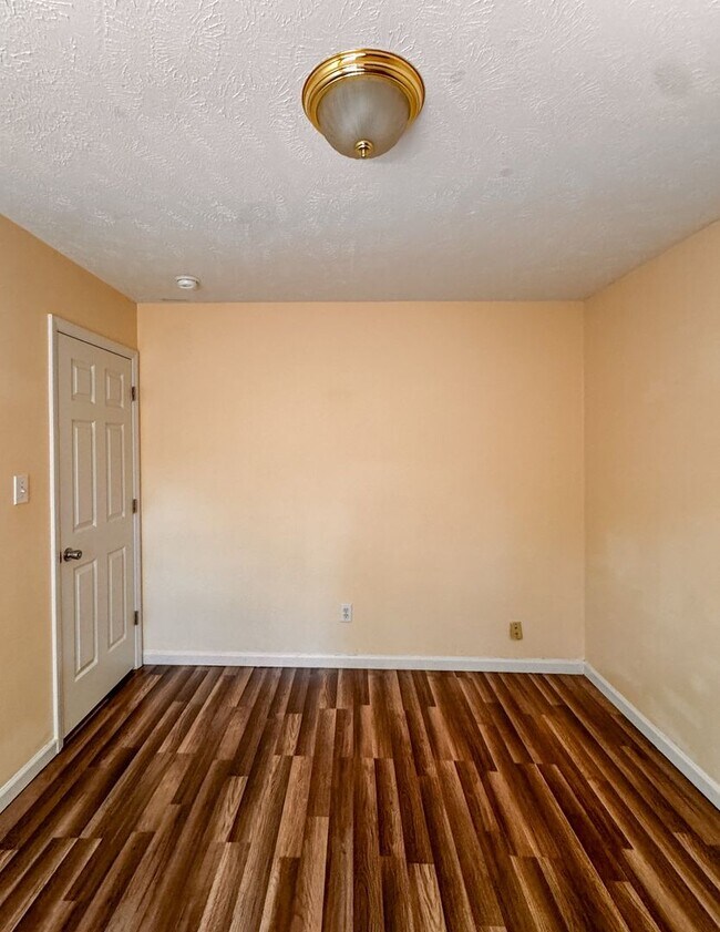 Building Photo - Charming 3 Bed 2 Bath Plus Bonus Room in Raeford