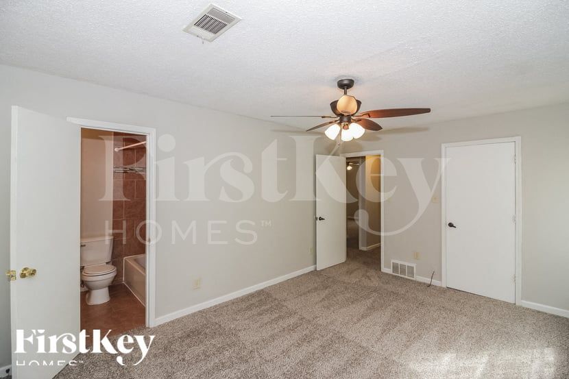 Building Photo - 6614 Red Birch Dr