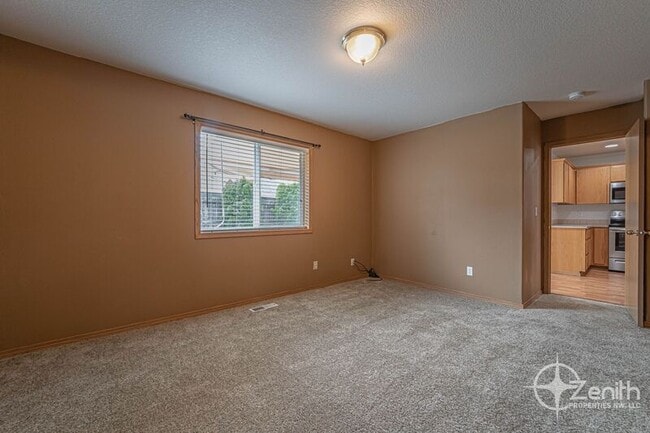 Building Photo - 8304 NE 158th Ave