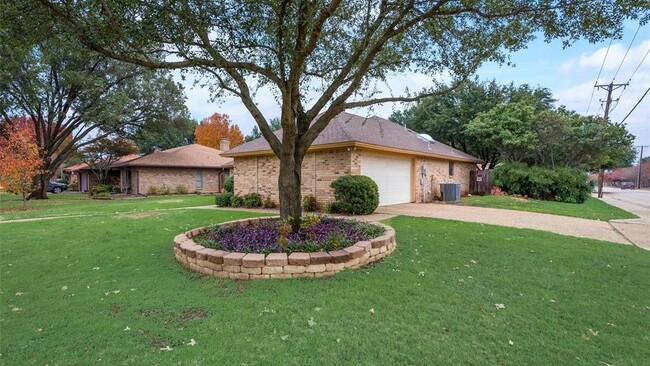 Building Photo - 7825 Silveridge Dr