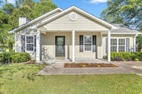 Building Photo - An adorable home! Pets Welcome!