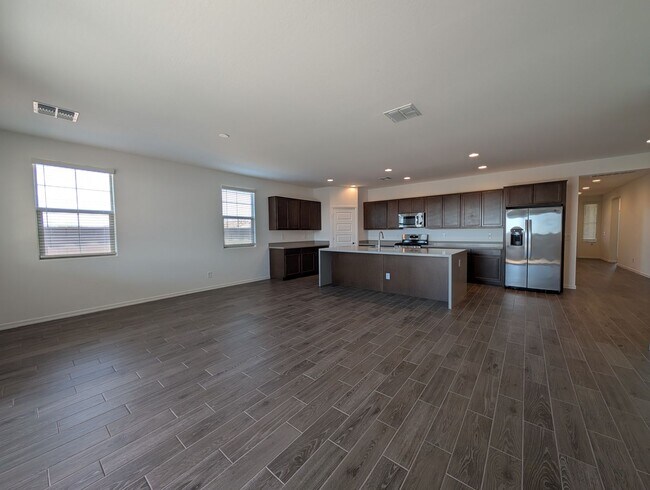 Building Photo - 4 Bedroom 3 Bathroom Parkside Los Cielos Home