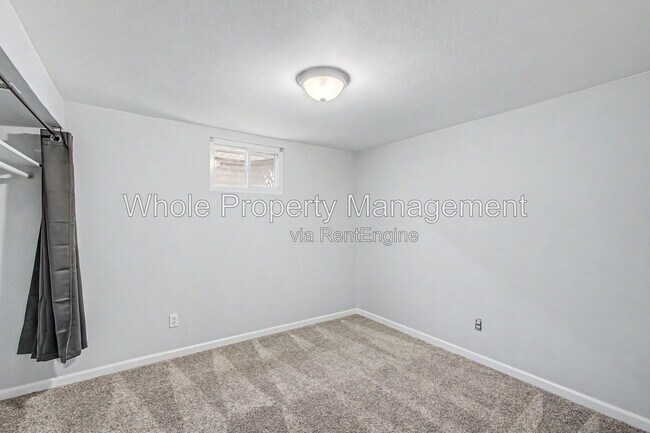 Building Photo - 3404 S Clinton Ct