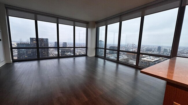 Building Photo - 164 N Peoria St