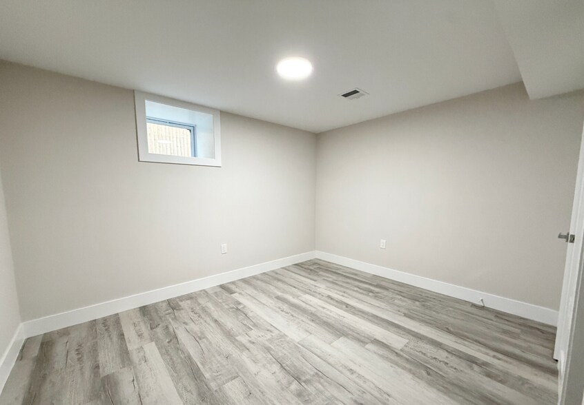 Building Photo - 10 Cawfield St
