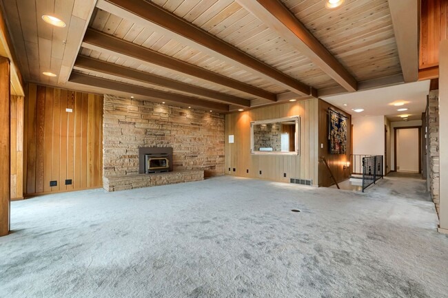 Building Photo - Charming 4-Bedroom, 3-Bath Home + Den in Alki Neighborhood with Panoramic Puget Sound Views!