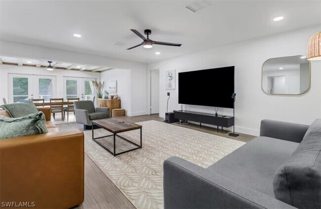 Building Photo - 514 14th St N