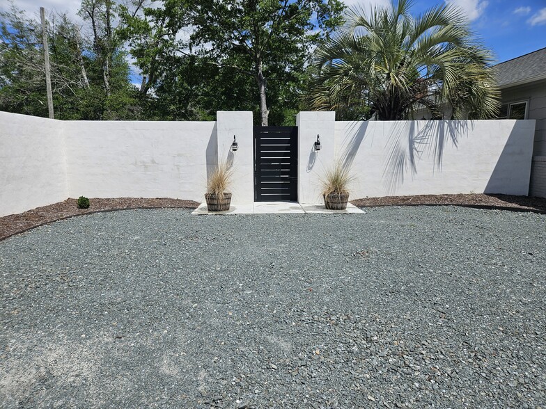 Guest parking - 526 N 23rd St