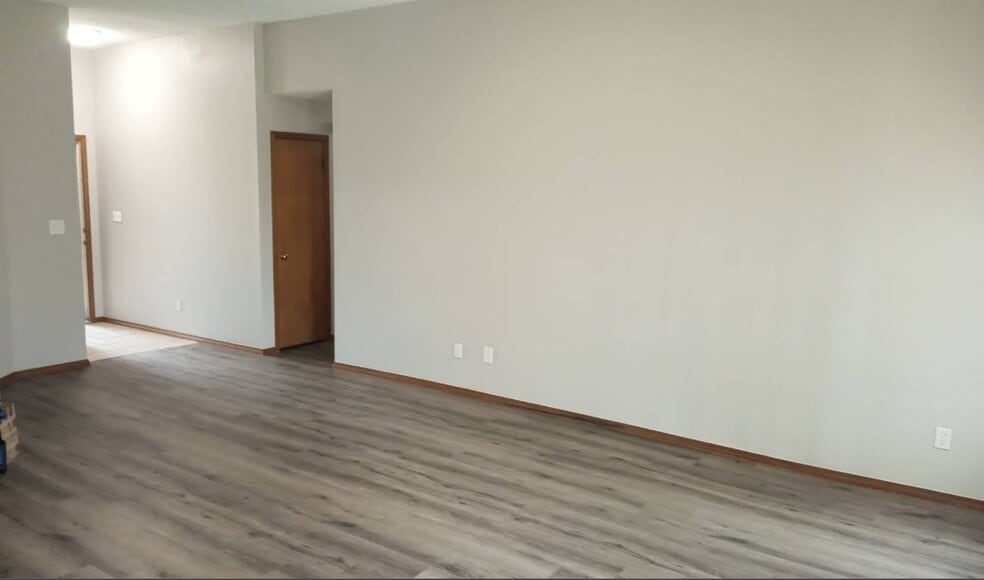 Building Photo - 11713 N 112th E Ave