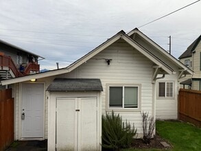 Building Photo - 2726 - MDL Capital Partners