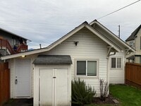 Building Photo - 2726 - MDL Capital Partners