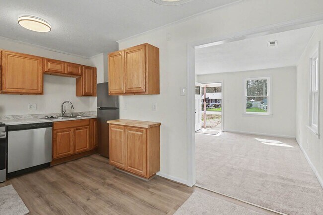 Building Photo - Renovated 3-Bedroom Home with Spacious Yard & Detached Garage